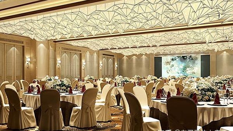 小标题：滑雪冬令营，安全先行